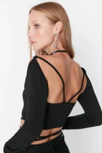 TRENDYOLMİLLA Black Piping Detailed Blouse - Image 4