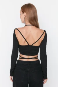 TRENDYOLMİLLA Black Piping Detailed Blouse - Image 6