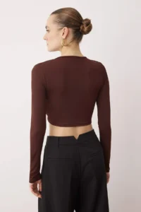 TRENDYOLMİLLA Brown Crop Lined Window/Cut Out Detailed Blouse - Image 4