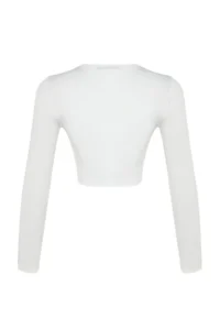 TRENDYOLMİLLA Ecru Crop Lined Window/Cut Out Detailed Blouse - Image 9