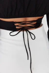 TRENDYOLMİLLA Black Crop Lined Corset Detailed Weaving Poplin Shirt - Image 3