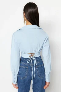 TRENDYOLMİLLA Mavi Crop Lined Corset Detailed Weaving Poplin Shirt - Image 6