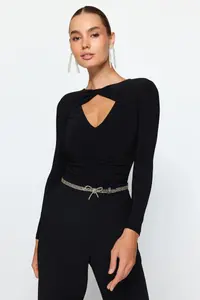 TRENDYOLMİLLA Black Cut Out/Window Detailed Knitting Bodysuit .D.00000 - Image 2