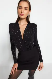 TRENDYOLMİLLA Black Stone padded Knitting Bodysuit .D.00043 - Image 3