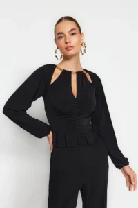 TRENDYOLMİLLA Black Window/Cut Out Detailed with accessories Knitting Blouse - Image 2