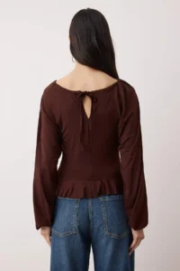 TRENDYOLMİLLA Dark Brown Window/Cut Out Detailed with accessories Knitting Blouse - Image 4