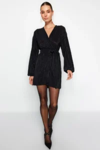 TRENDYOLMİLLA Black Belted A-Kesim Lined pleated Knitting Short Chic Evening Gown Gece Graduation Dress