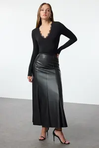 TRENDYOLMİLLA Black Knitting Lace Collar Detailed Bodysuit .D.00007 - Image 2