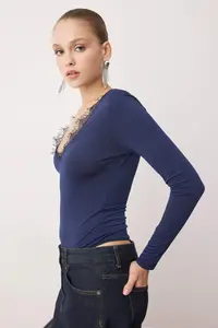 TRENDYOLMİLLA Navy Blue Knitting Lace Collar Detailed Bodysuit .D.00007 - Image 3