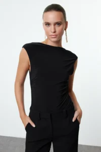 TRENDYOLMİLLA Black Back Detailed Chain with accessories Off-Shoulder Neck Knitting Blouse - Image 2
