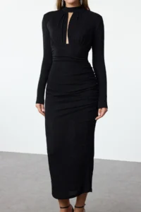 TRENDYOLMİLLA Black Low-cut Detailed Weaving Chic Evening Gown Night Graduation Dress - Image 4