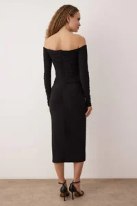 TRENDYOLMİLLA Black Bodycon Carmen Collar Knitting her dress - Image 4