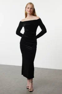 TRENDYOLMİLLA Black Bodycon Knitting Velvet Midi Evening Gown Gece Graduation Dress