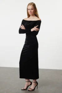 TRENDYOLMİLLA Black Bodycon Knitting Velvet Midi Evening Gown Gece Graduation Dress - Image 2