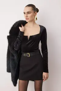 TRENDYOLMİLLA Black Square Neck Knitting Velvet Bottom snaps Bodysuit .D.00009 - Image 2