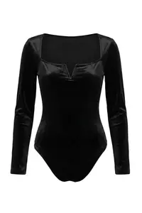 TRENDYOLMİLLA Black Square Neck Knitting Velvet Bottom snaps Bodysuit .D.00009 - Image 5