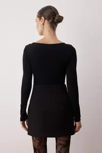 TRENDYOLMİLLA Black Gold Accessory Detailed Boat Neck Knitting Bodysuit .D.00014 - Image 5