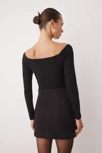 TRENDYOLMİLLA Black Gold with accessories Carmen Collar Knitting Party Bodysuit .D.00017 - Image 4