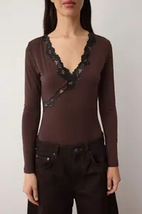 TRENDYOLMİLLA Brown Lace striped V-neck Knitting Bodysuit .D.00018 - Image 3