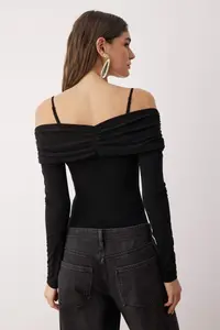 TRENDYOLMİLLA Black Carmen Collar Knitting Bodysuit .D.00022 - Image 4