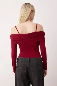 TRENDYOLMİLLA Burgundy Carmen Collar Knitting Bodysuit .D.00022 - Image 3