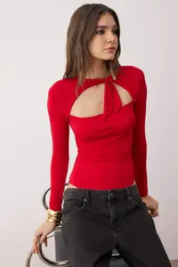 TRENDYOLMİLLA Red tied up Asymmetric Yaka Knitting Bodysuit .D.00023 - Image 2