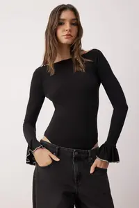 TRENDYOLMİLLA Black Boat Neck Knitting Bodysuit .D.00025