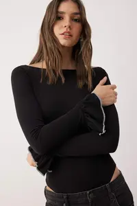 TRENDYOLMİLLA Black Boat Neck Knitting Bodysuit .D.00025 - Image 2
