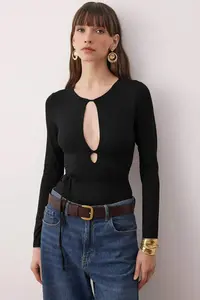 TRENDYOLMİLLA Black Plain V-neck LONG Knitting Sandy Bodysuit .D.00028