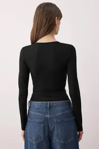 TRENDYOLMİLLA Black Plain V-neck LONG Knitting Sandy Bodysuit .D.00028 - Image 4