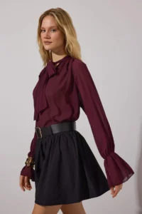 TRENDYOLMİLLA Koyu Burgundy Barbell Neck Unlined Transparan Weaving Party Blouse - Image 5