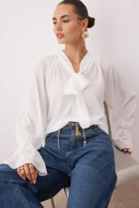 TRENDYOLMİLLA White Barbell Neck Unlined Weaving Party Blouse