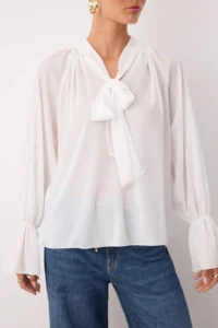 TRENDYOLMİLLA White Barbell Neck Unlined Weaving Party Blouse - Image 3