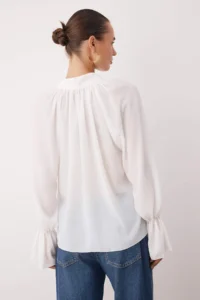 TRENDYOLMİLLA White Barbell Neck Unlined Weaving Party Blouse - Image 4
