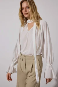 TRENDYOLMİLLA White Barbell Neck Unlined Weaving Party Blouse - Image 5