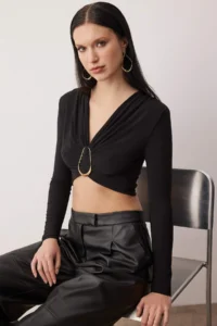 TRENDYOLMİLLA Black Hair Clip Detailed V-neck LONG Knitting Sandy Party Blouse