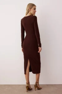 TRENDYOLMİLLA Brown Cut-Out Detailed with accessories Knitting Midi Lined Dress - Image 4