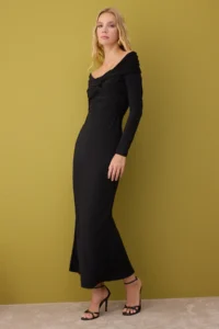 TRENDYOLMİLLA Black Collar Detailed Knitting Midi Unlined her dress