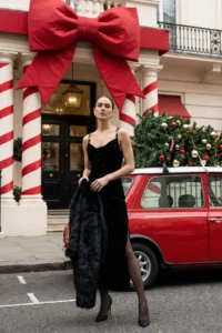 TRENDYOLMİLLA Black Accessory Detailed Knitting Velvet Maxi Unlined Dress