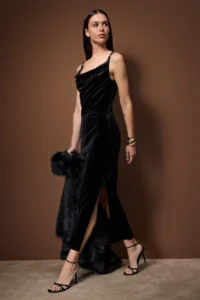 TRENDYOLMİLLA Black Accessory Detailed Knitting Velvet Maxi Unlined Dress - Image 3