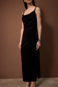 TRENDYOLMİLLA Black Accessory Detailed Knitting Velvet Maxi Unlined Dress - Image 6