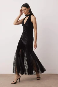TRENDYOLMİLLA Black Lace Detailed Knitting Velvet Maxi Unlined her dress - Image 2