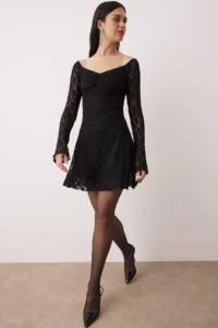 TRENDYOLMİLLA Black Knitting Lace Short / Mini Lined her dress