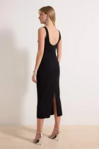 TRENDYOLMİLLA Black Fitted Midi Weaving Dress - Image 4