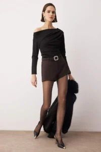 TRENDYOLMiLLA Dark Brown Super Mini Pocket Detail Weaving Shorts - Image 2