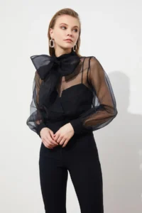 TRENDYOLMİLLA Black Transparent Weaving Tulle Blouse - Image 5
