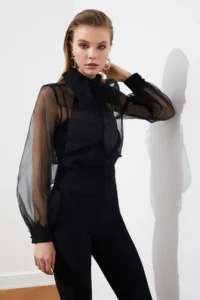 TRENDYOLMİLLA Black Transparent Weaving Tulle Blouse - Image 6