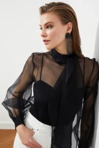 TRENDYOLMİLLA Black Transparent Weaving Tulle Blouse - Image 7