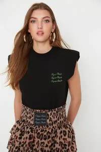 TRENDYOLMİLLA X Sagaza Studio Black Knitting Bodysuit .D.00001
