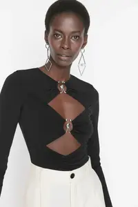 TRENDYOLMİLLA Black Window/Cut Out Detailed with accessories snaps Bodysuit .D.0014 - Image 2